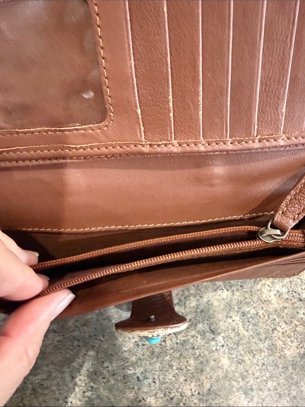 Cow hide wallet - Picture 4 of 6